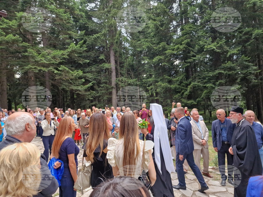 Боровец - храм „Преображение Господне" - патриарх Даниил - архиерейска вечерня