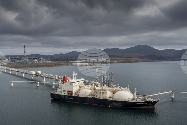 ЕС окончателно забрани напълно доставките на руски втечнен газ от 1 януари 2027 г. и на газ по тръбопроводи от 30 септември 2027 г.