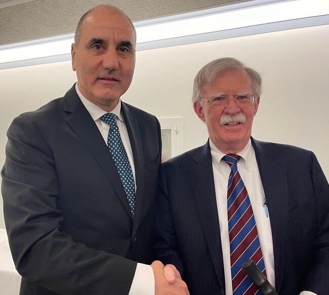 Евро-Атлантически Център за Сигурност: Цветан Цветанов запозна посланик Джон Болтън с проучванията на ЕАЦС, касаещи Черноморския регион и Балканите в резултат на руската инвазия в Украйна