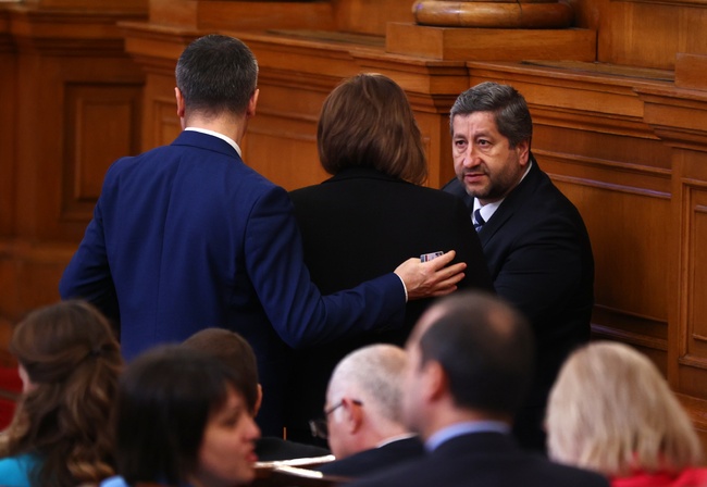 Трябва да стегнем службите за сигурност, граничния контрол, правосъдието и всички структури, които се борят с корупцията, коментира Христо Иванов