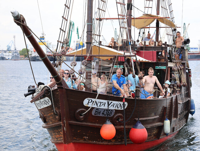 Варна - увеселителни кораби - пиратски разходки