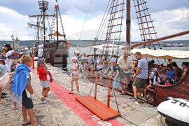 Варна - увеселителни кораби - пиратски разходки