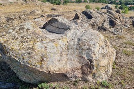 Село Оризари - местност Жельови камъни - тракийско светилище