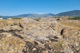 Село Оризари - местност Жельови камъни - тракийско светилище