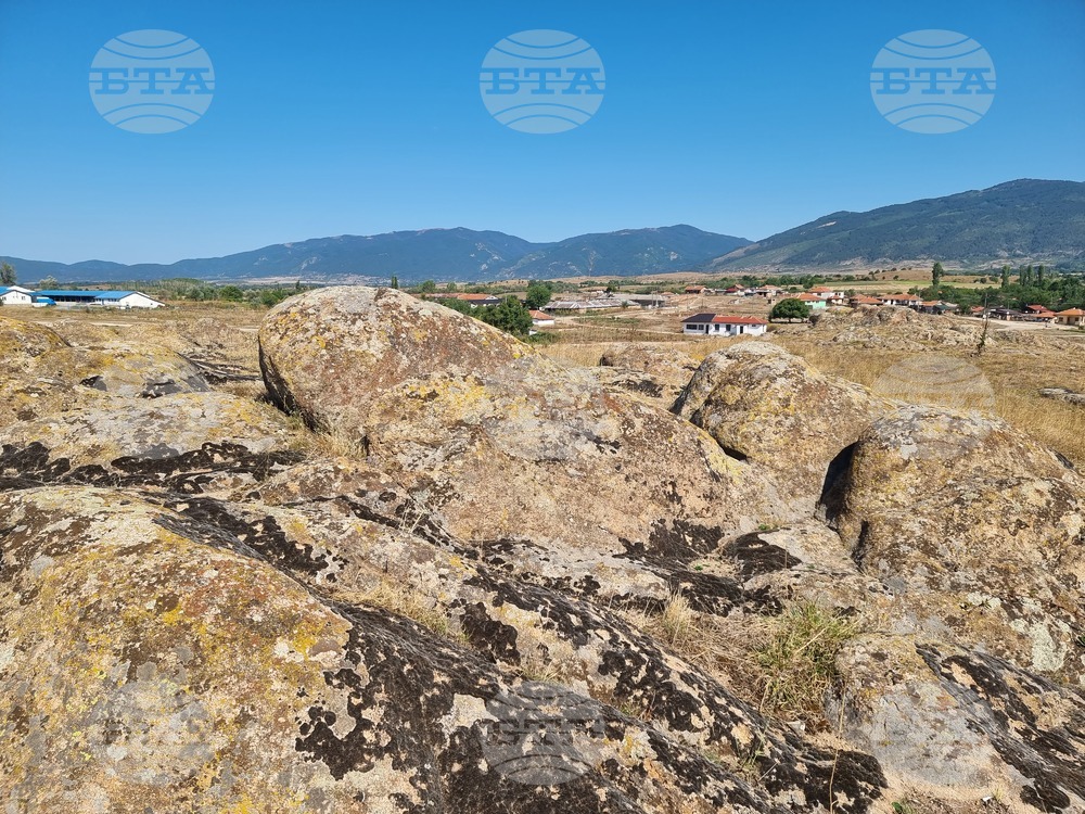 Село Оризари - местност Жельови камъни - тракийско светилище