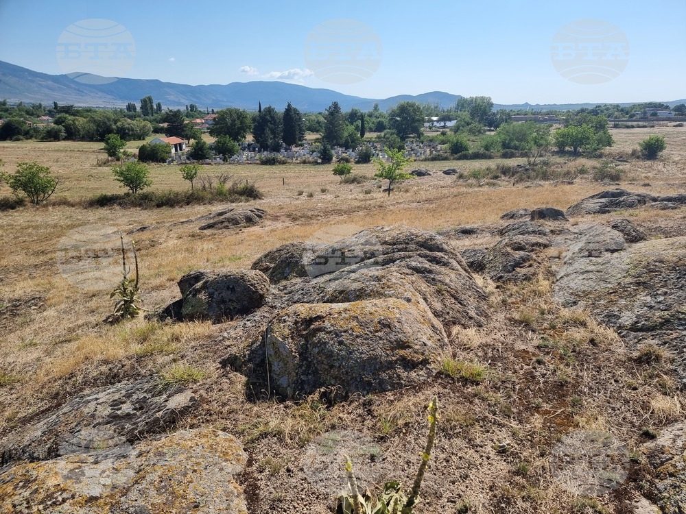 Село Оризари - местност Жельови камъни - тракийско светилище