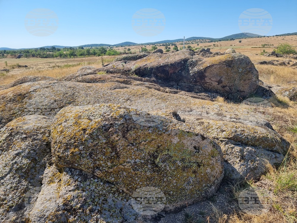 Село Оризари - местност Жельови камъни - тракийско светилище