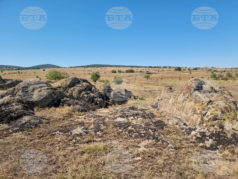 Село Оризари - местност Жельови камъни - тракийско светилище