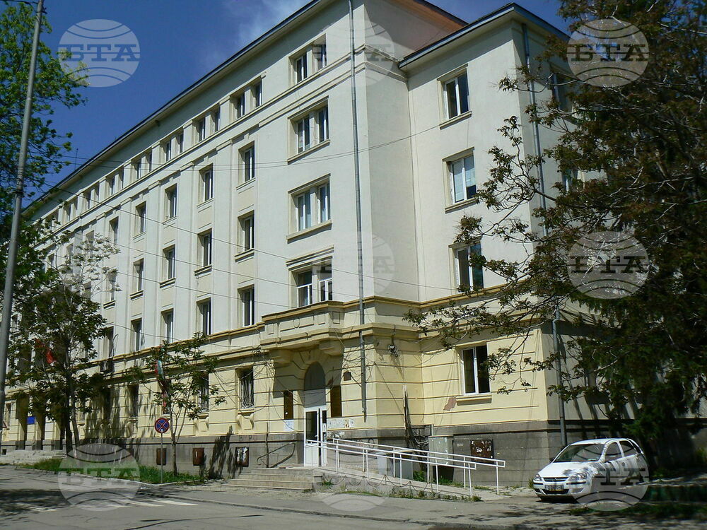 Деца в риск от Перник и Радомир ще бъдат зарадвани за Коледа
