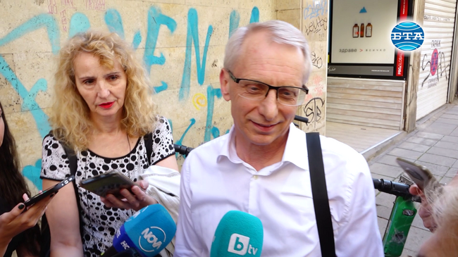 Истинският въпрос днес е може ли да има ГЕРБ без Пеевски, коментира Николай Денков