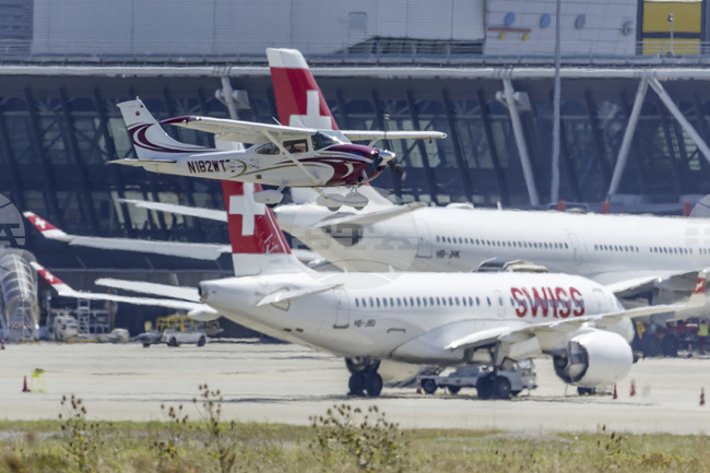 Авиокомпания "Суис" отменя 1400 полета през лятото заради липсата на пилоти