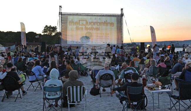 Варна  - Кинофестивал за късометражни филми „Карантината“ 