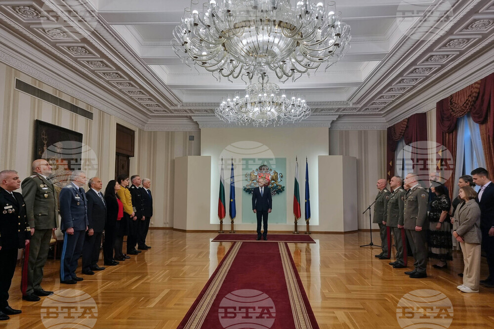 Румен Радев - военнослужещи - удостояване