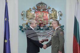 Румен Радев - военнослужещи - удостояване - полковник Иван Иванов
