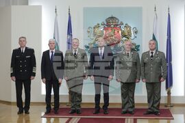 Румен Радев - военнослужещи - удостояване