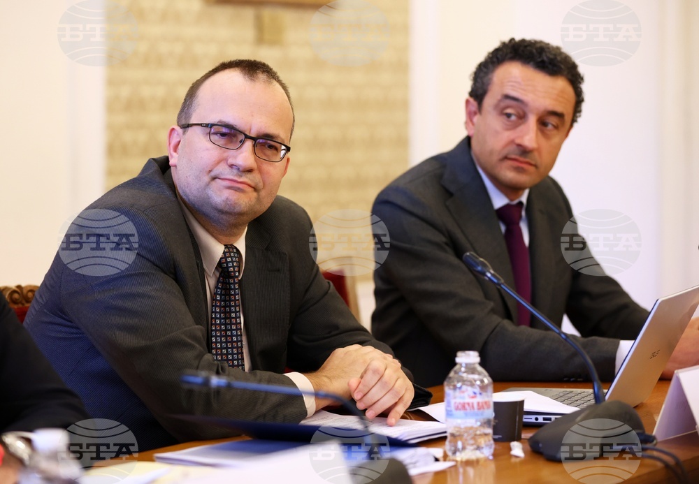 Парламент - Комисия по икономическа политика и иновации