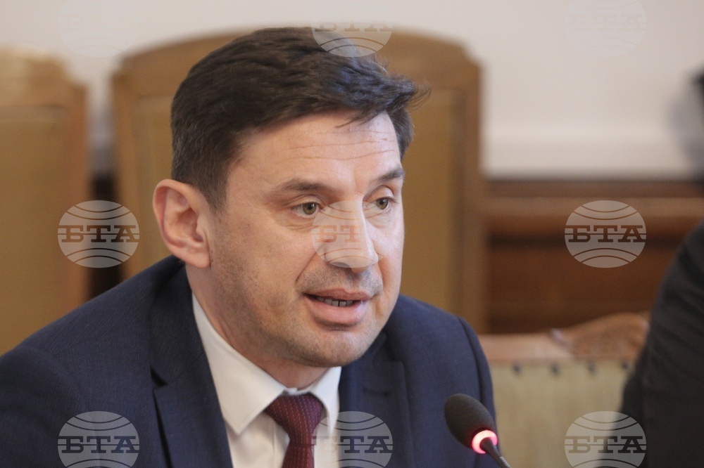 Парламент - Комисия по въпросите на децата, младежта и спорта - Халил Летифов