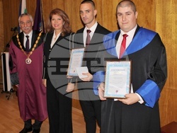 Вицепрезидентът беше гост на Тържественото събрание на Великотърновския университет по случай Студентския празник