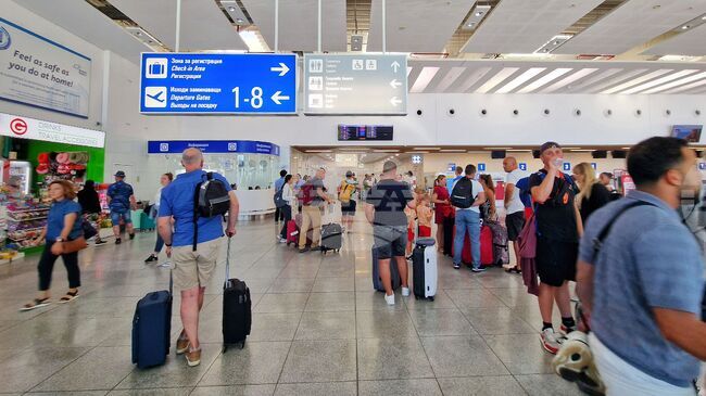 Ръстът на посещенията на чужденци в България се забавя до 2 на сто през февруари на годишна база, по данни на НСИ