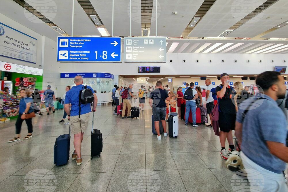 Броят на пътуванията на българи в чужбина през август надхвърли предпандемичните равнища; посещенията от чужбина изостават, сочи справка в НСИ