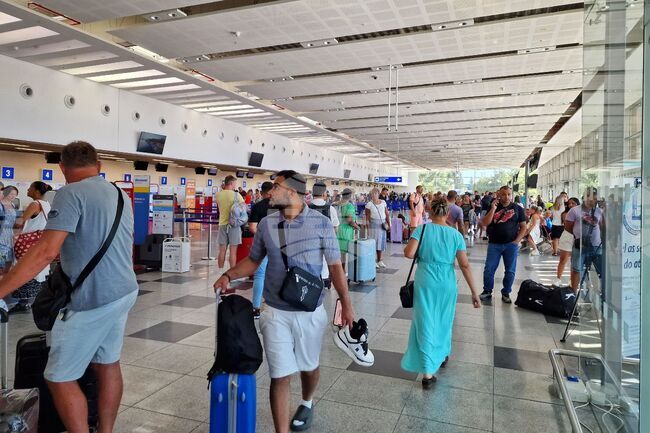 Burgas Airport Development Fund Seeks Air Carrier for Year-Round Flights