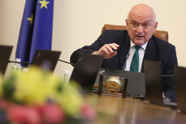 Съкращават се сроковете за почистване на терена на детската болница, увери премиерът Димитър Главчев