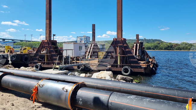 Тръбопроводът под Варненското езеро отново аварира, екипи работят по отстраняването на теча