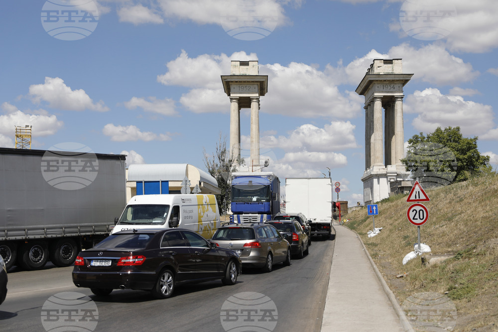 Intense Truck Traffic at Ruse-Giurgiu Bridge