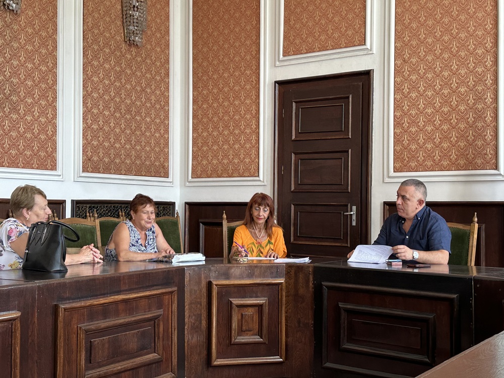 Жители на община Сливен поставиха проблеми от личен и обществен характер пред кмета Радев в приемния му ден