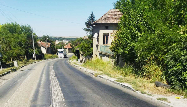 АПИ: Отстранени са коловозите по настилката на път II-13 в гр. Искър 