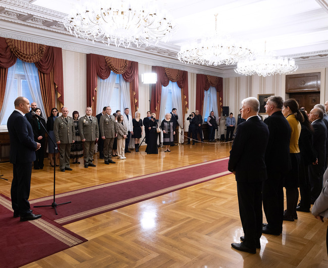 Президентът: Висшето военно ръководство трябва да продължи да отстоява ускоряването на модернизацията на Българската армия