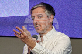 Бургас - Даниел Ненчев - книга - представяне