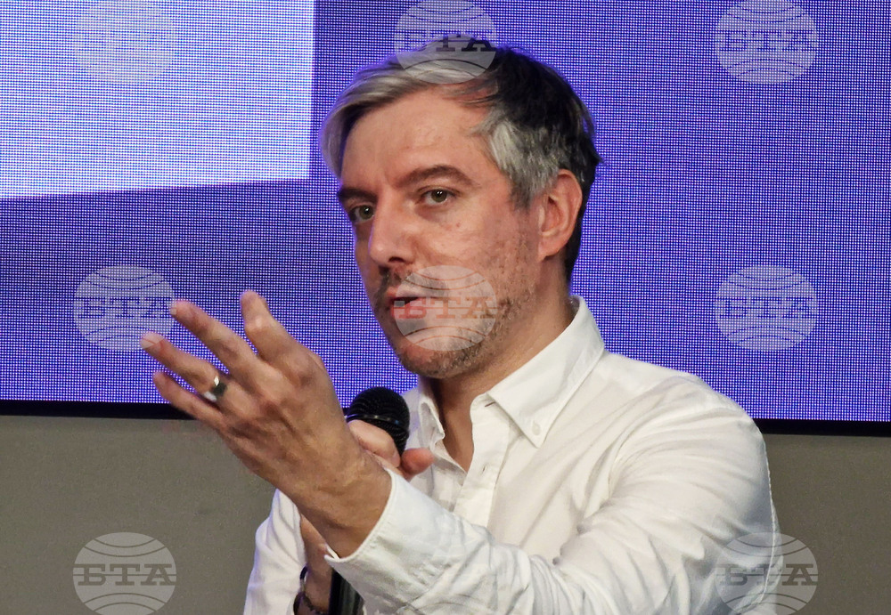 Бургас - Даниел Ненчев - книга - представяне