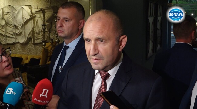 Каня парламентарните групи за консултации утре във връзка с назначаването на служебно правителство, каза президентът Румен Радев