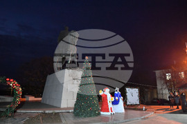 Исперих - Коледна елха - светлини