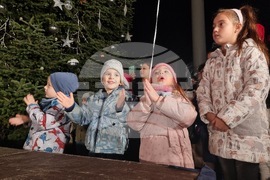 Ямбол - коледни светлини - тържество