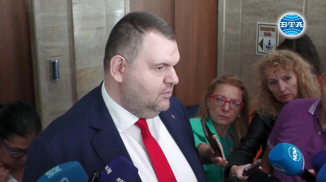 Изключително съм притеснен дали Румен Радев знае кой е, коментира Делян Пеевски изказване на президента от вчера за служебен премиер