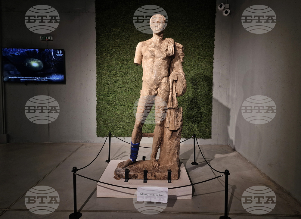 Петрич - Исторически музей - античен град Хераклея Синтика - статуя