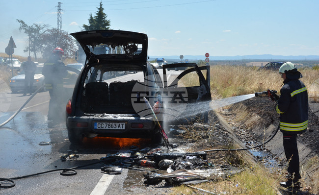 Хасково - път Е-80 - запалена кола