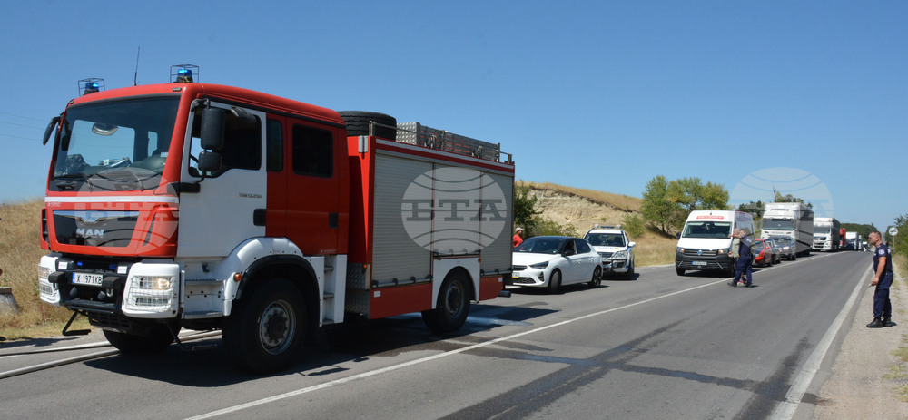 Хасково - път Е-80 - запалена кола