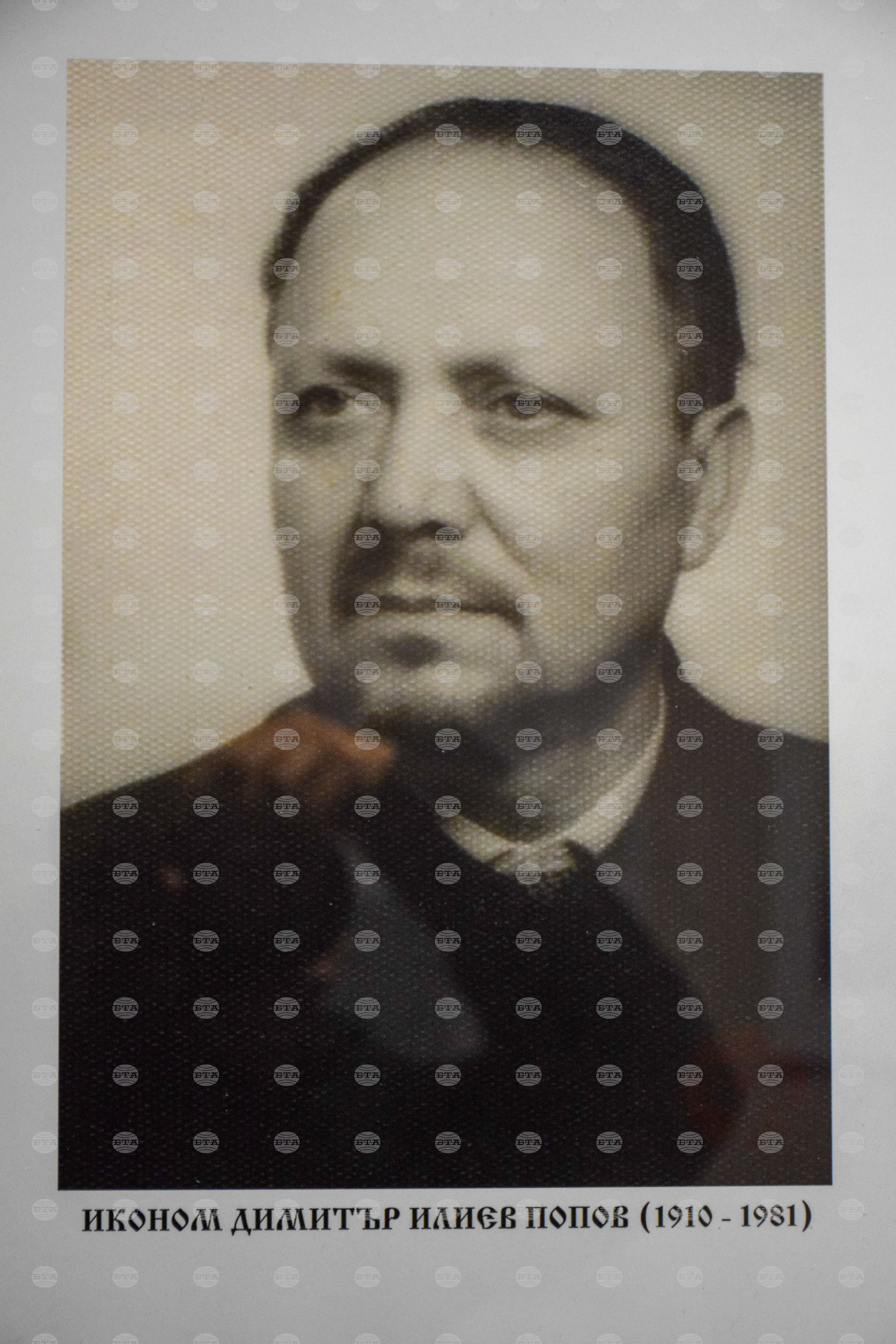 Кресна - храм-паметник и костница - изложба