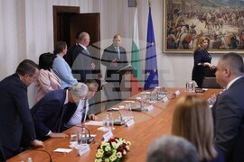 Президентство - консултации - парламентарни групи