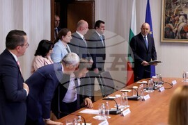 Президентство - консултации - парламентарни групи