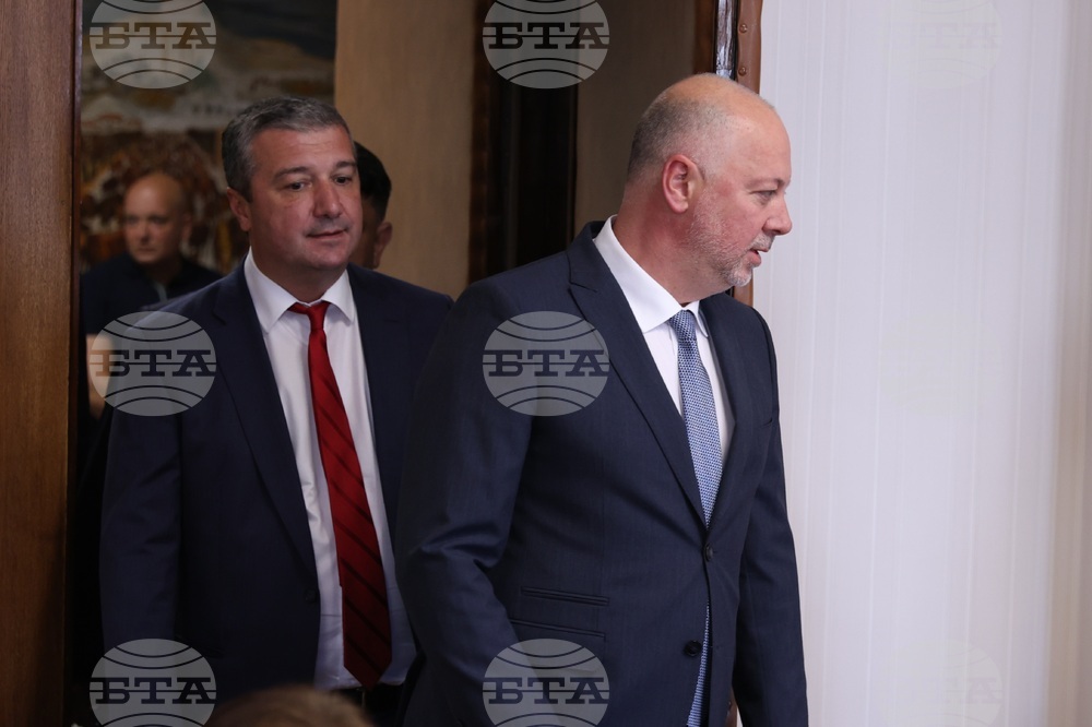 Президентство - консултации - парламентарни групи