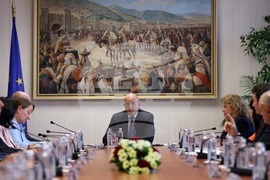 Президентство - консултации - парламентарни групи