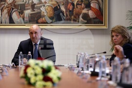 Президентство - консултации - парламентарни групи