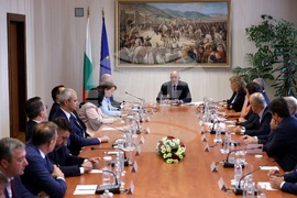 Президентство - консултации - парламентарни групи