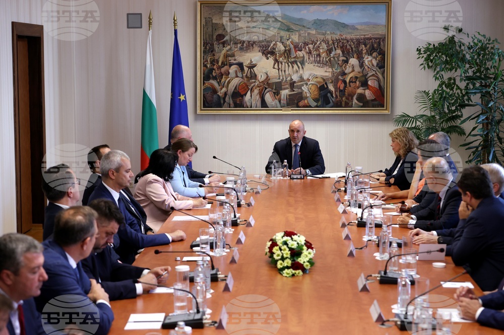 Президентство - консултации - парламентарни групи