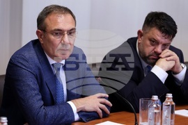 Президентство - консултации - парламентарни групи