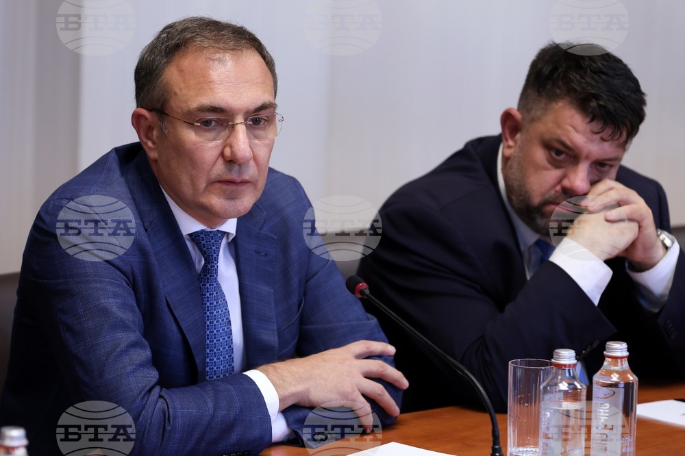 Президентство - консултации - парламентарни групи